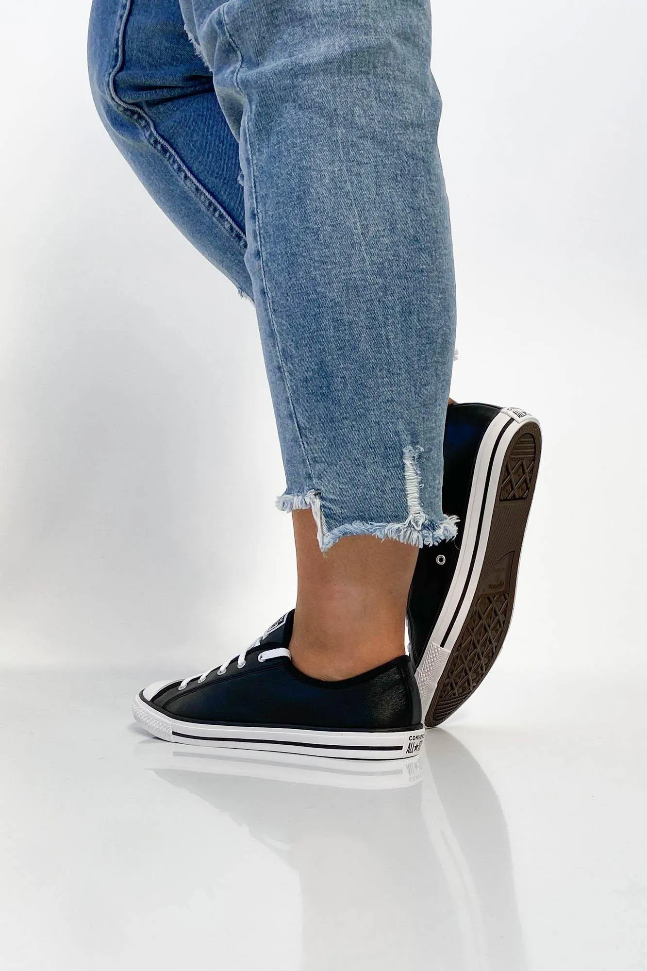 Converse Chuck Taylor Dainty Leather Low Black