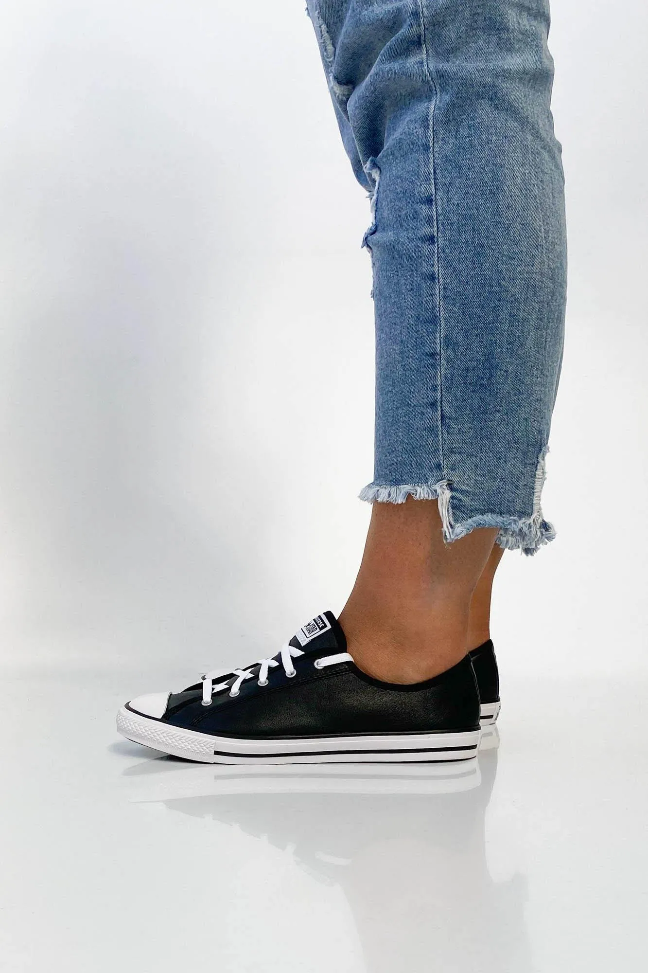 Converse Chuck Taylor Dainty Leather Low Black