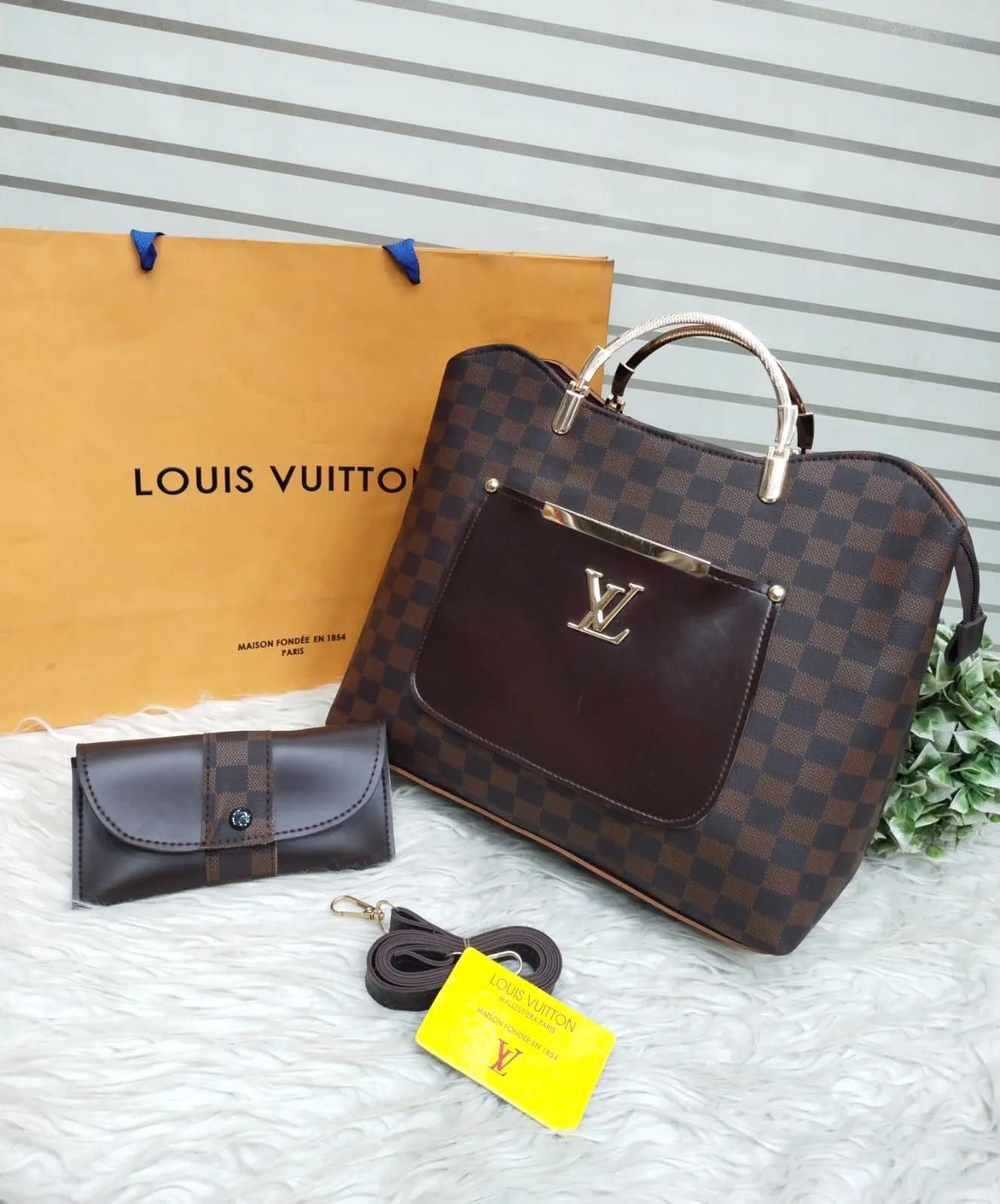 High Quality Louis Vuitton Women Bag (Dark Brown)